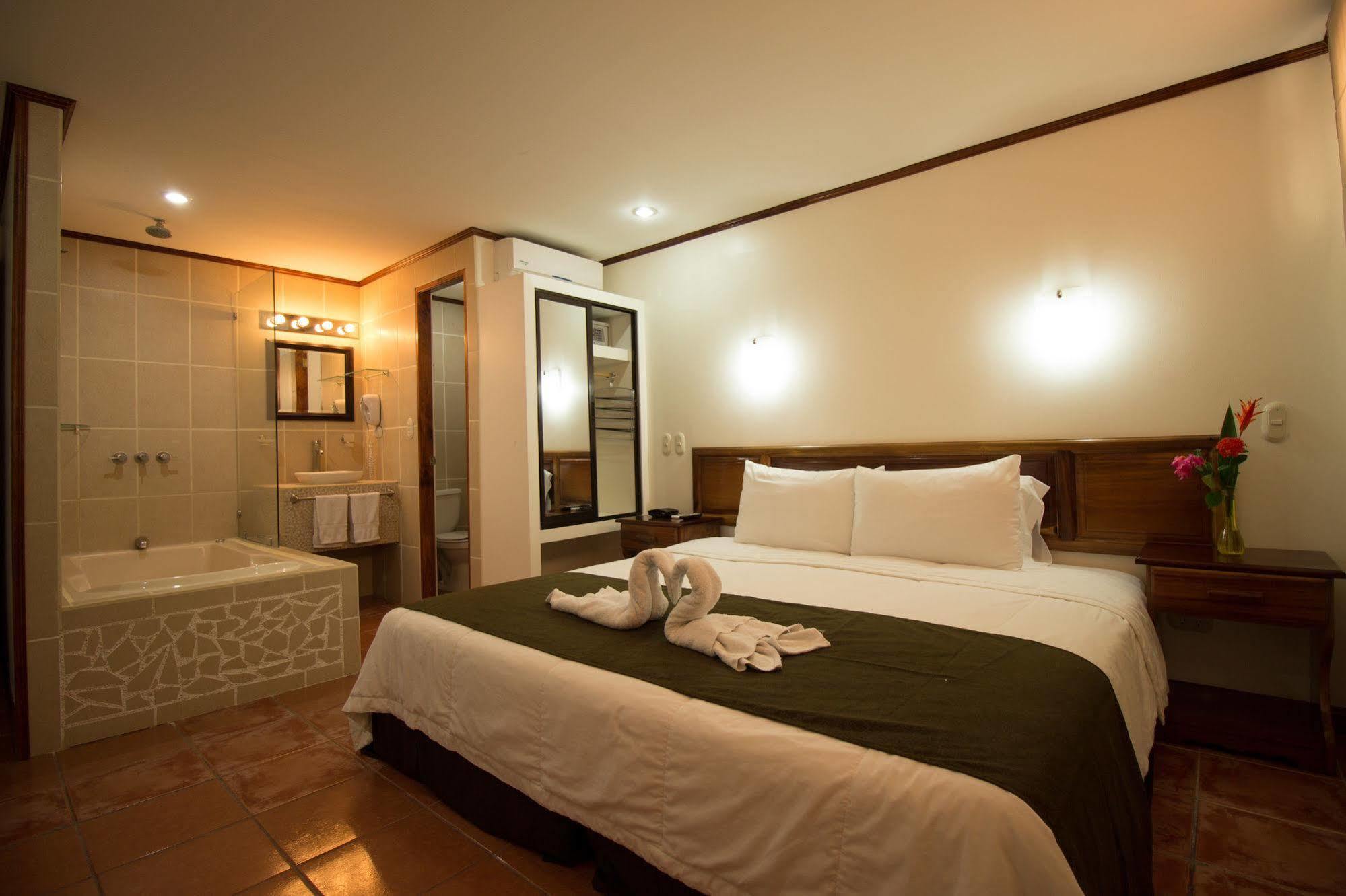 Copacabana Hotel And Suites (Adults Only) Jacó Exterior foto